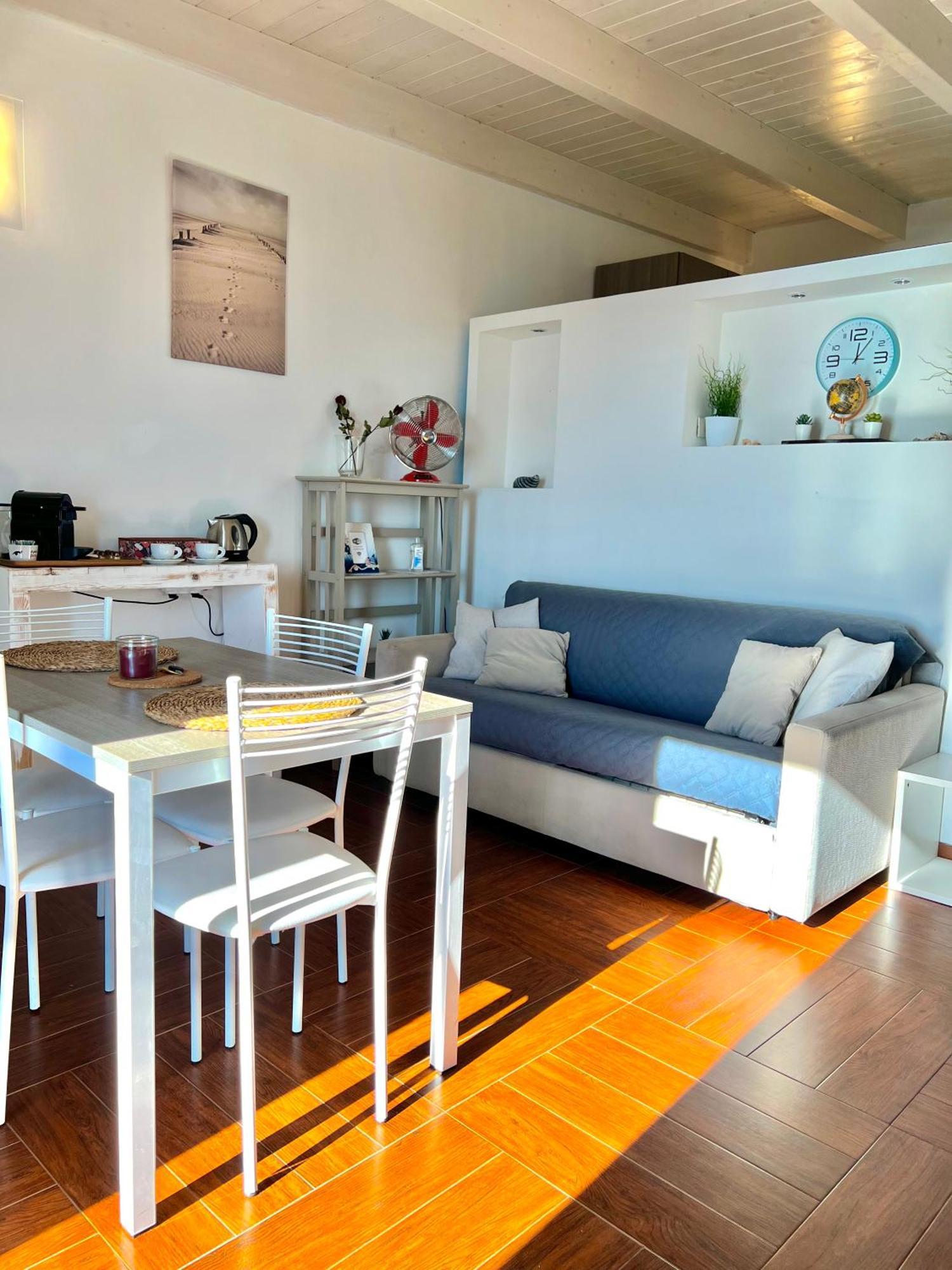 Alba Suite-Rome Airport Fco-Fronte Mare Фиумичино Екстериор снимка